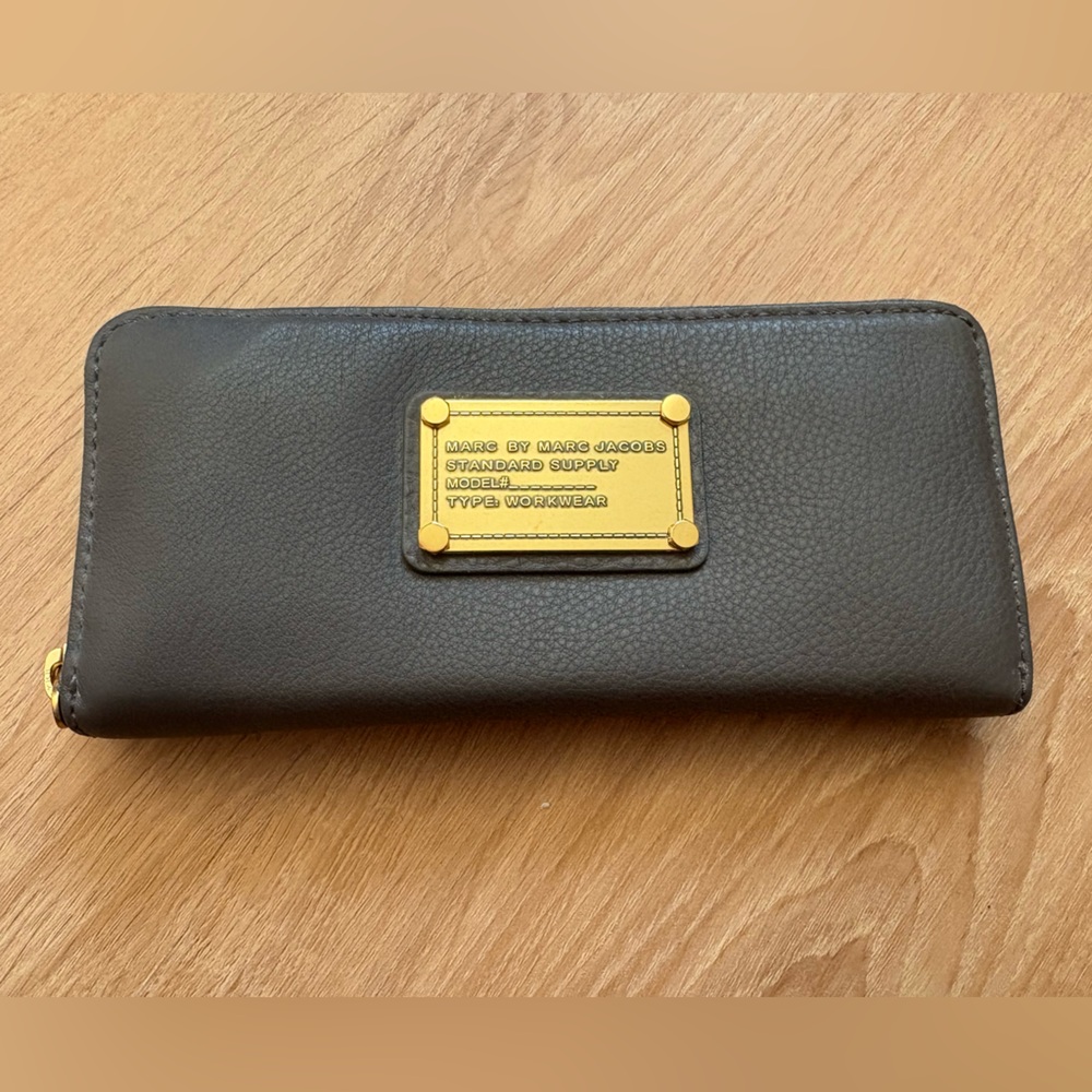 NEW Marc by Marc Jacobs gray  Leather Wallet
